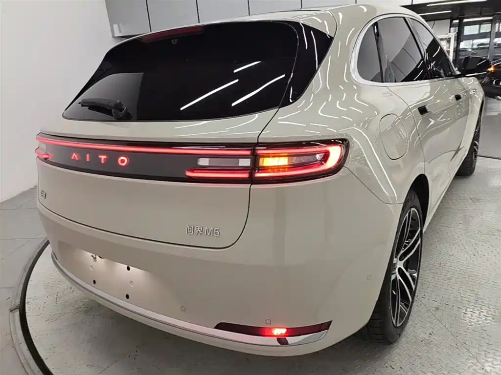 AITO Wenjie AITO M5 2025 Extended Range Ultra AWD фото 7