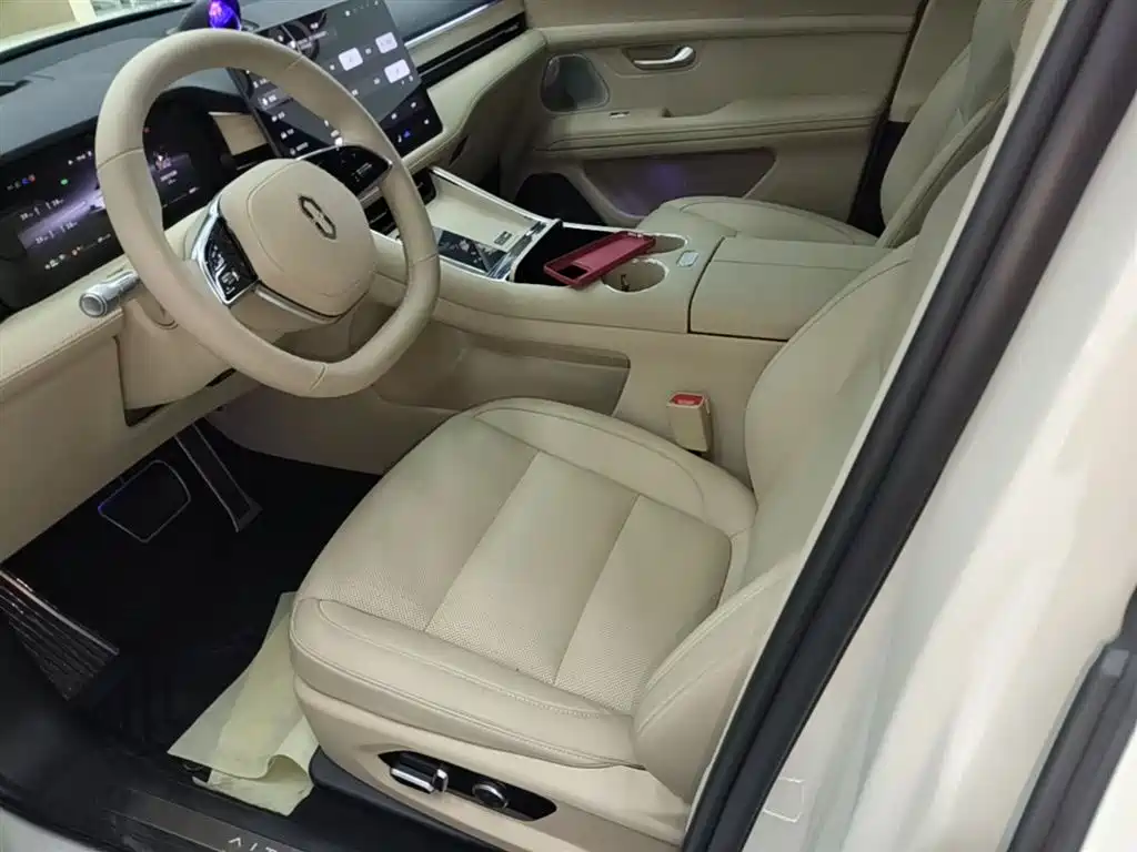 AITO Wenjie AITO M5 2025 Extended Range Ultra AWD фото 15