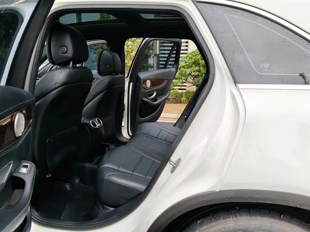 Mercedes-Benz GLC 2018 Facelift GLC 260 4MATIC Luxury фото 11