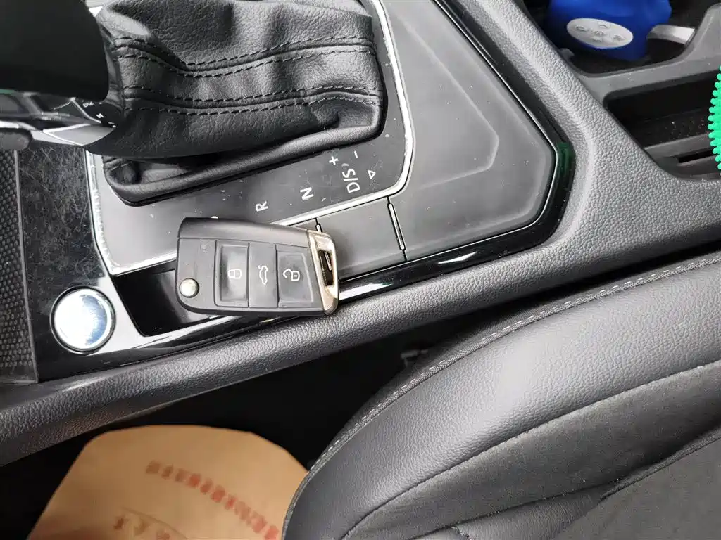 Volkswagen Tiguan L 2021 330TSI Automatic 2WD R-Line Premium фото 11