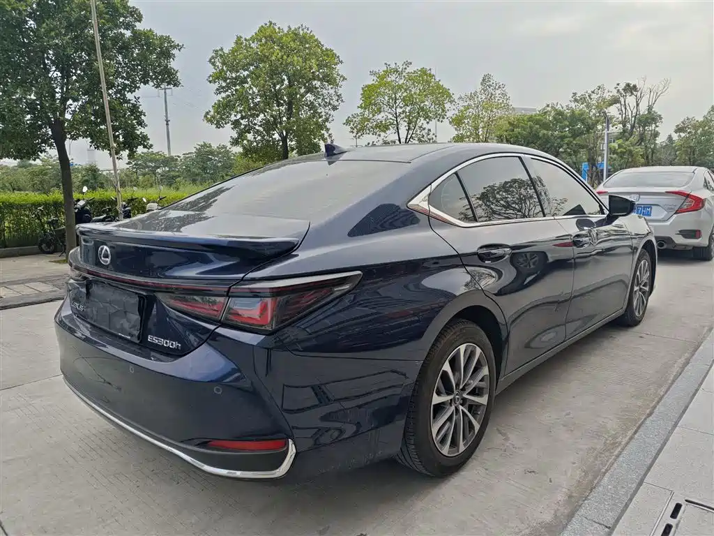 Lexus ES 2025 2025 200 Ultimate Edition