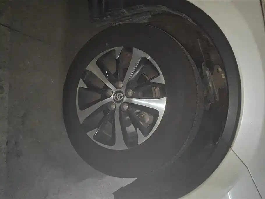 Toyota RAV4 Rongfang 2016 2.0L CVT 2WD Trend (China V) фото 6