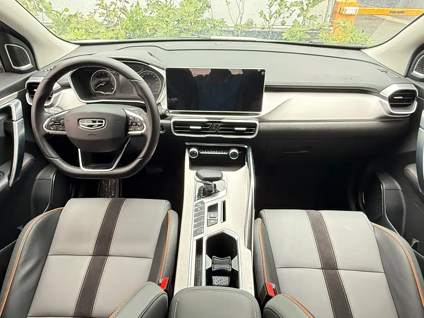 Photo 18 - Geely Coolray
