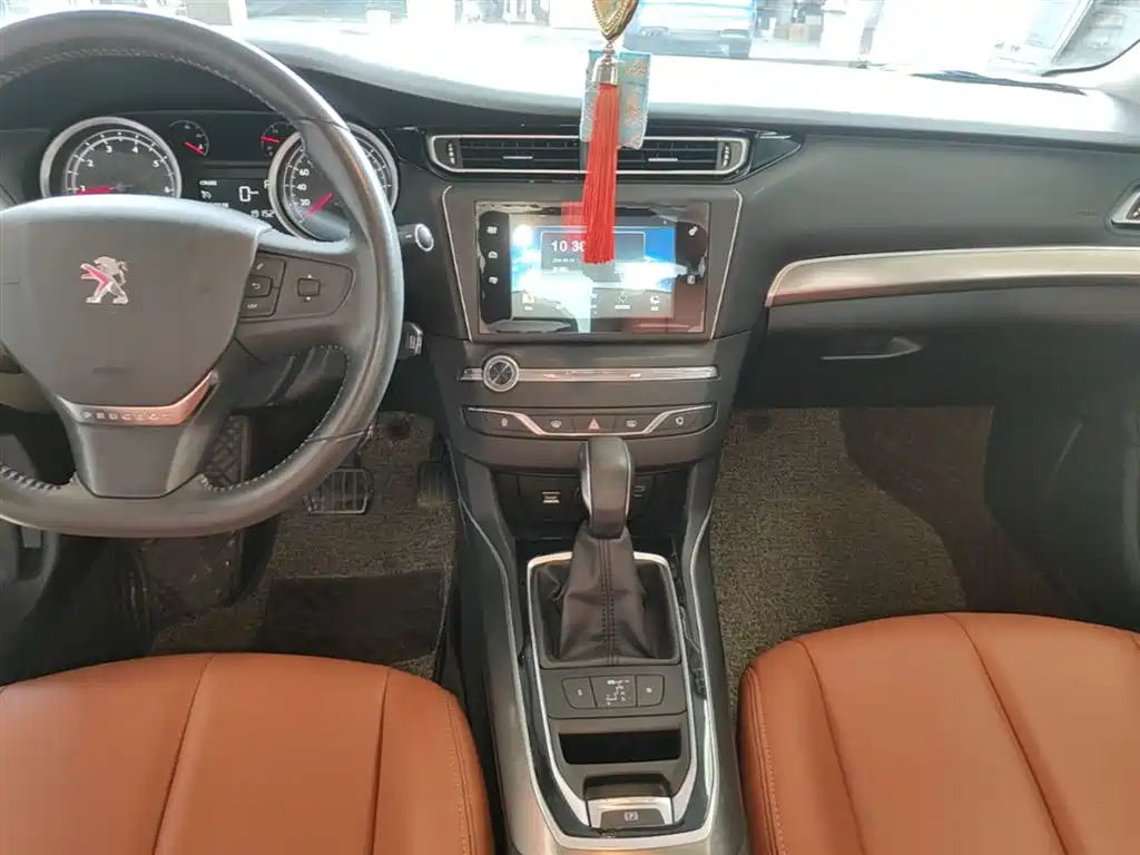 Peugeot 408 2014 1.8L Automatic Luxury Edition фото 13