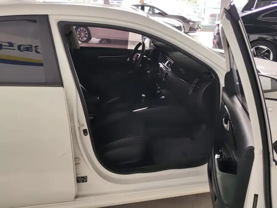 Kia K2 2018 2017 Sedan 1.4L AT 15th Anniversary Special Edition GLS