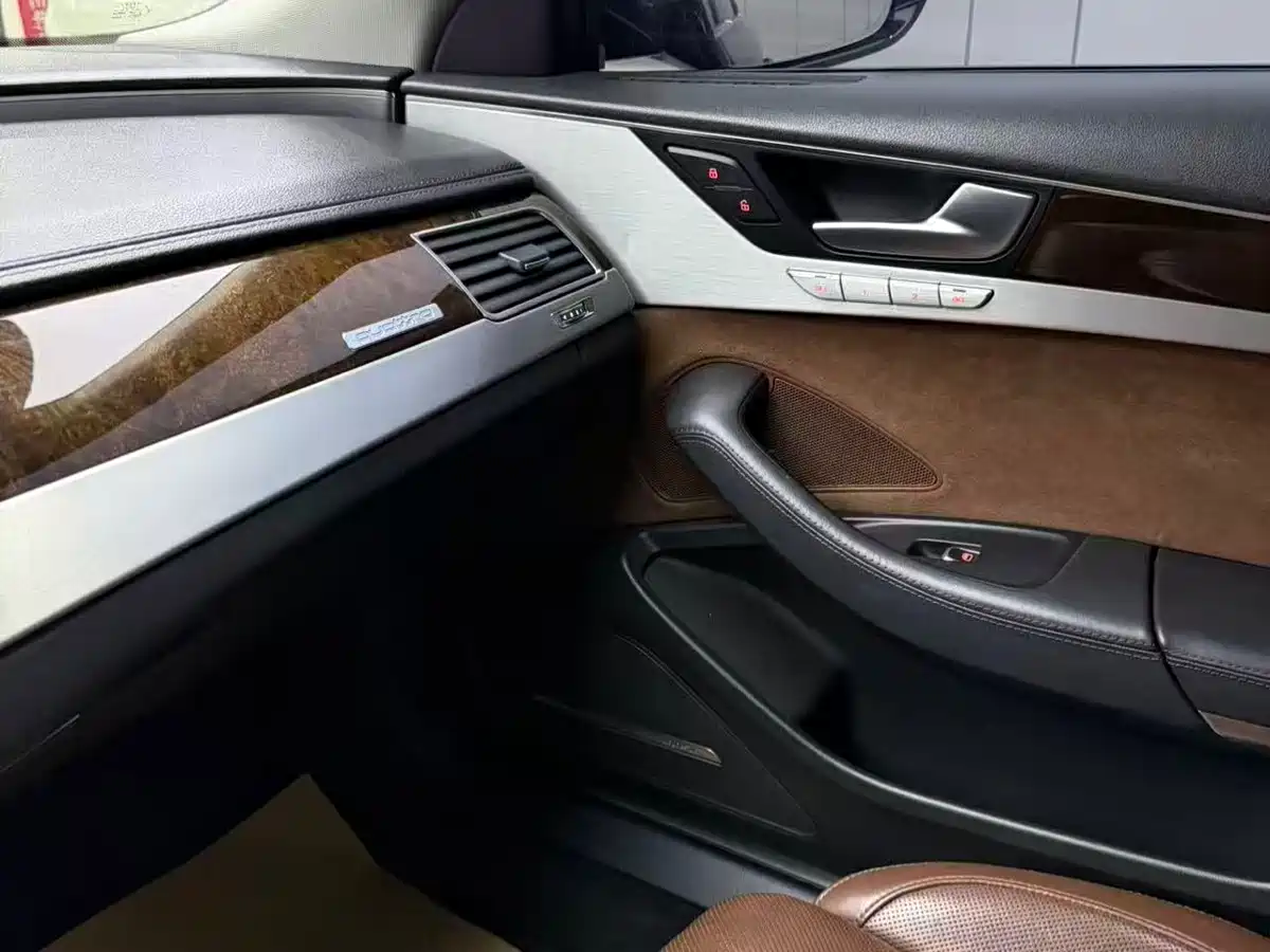 Audi A8 2013 A8L 45 TFSI quattro Luxury фото 12