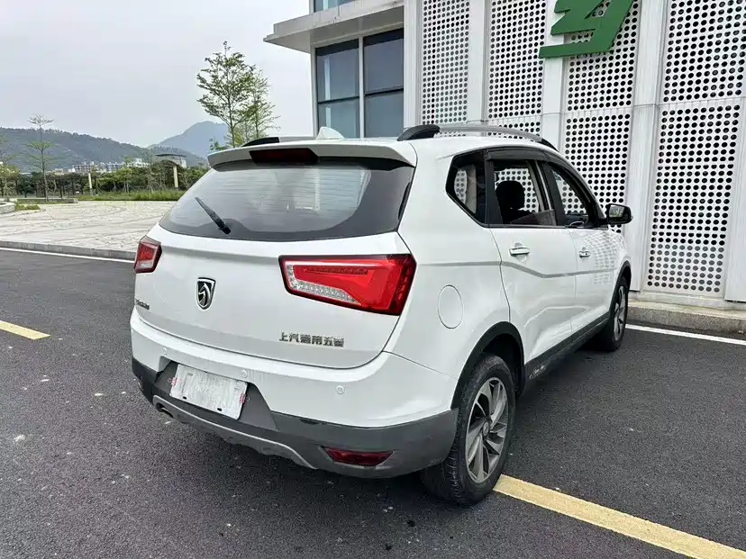 Baojun 560 2017 2016 1.8L iAMT Luxury