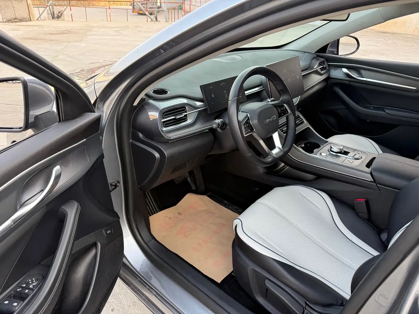 BYD Destroyer 05 2024 Glory Edition DM-i 120KM Luxury фото 10