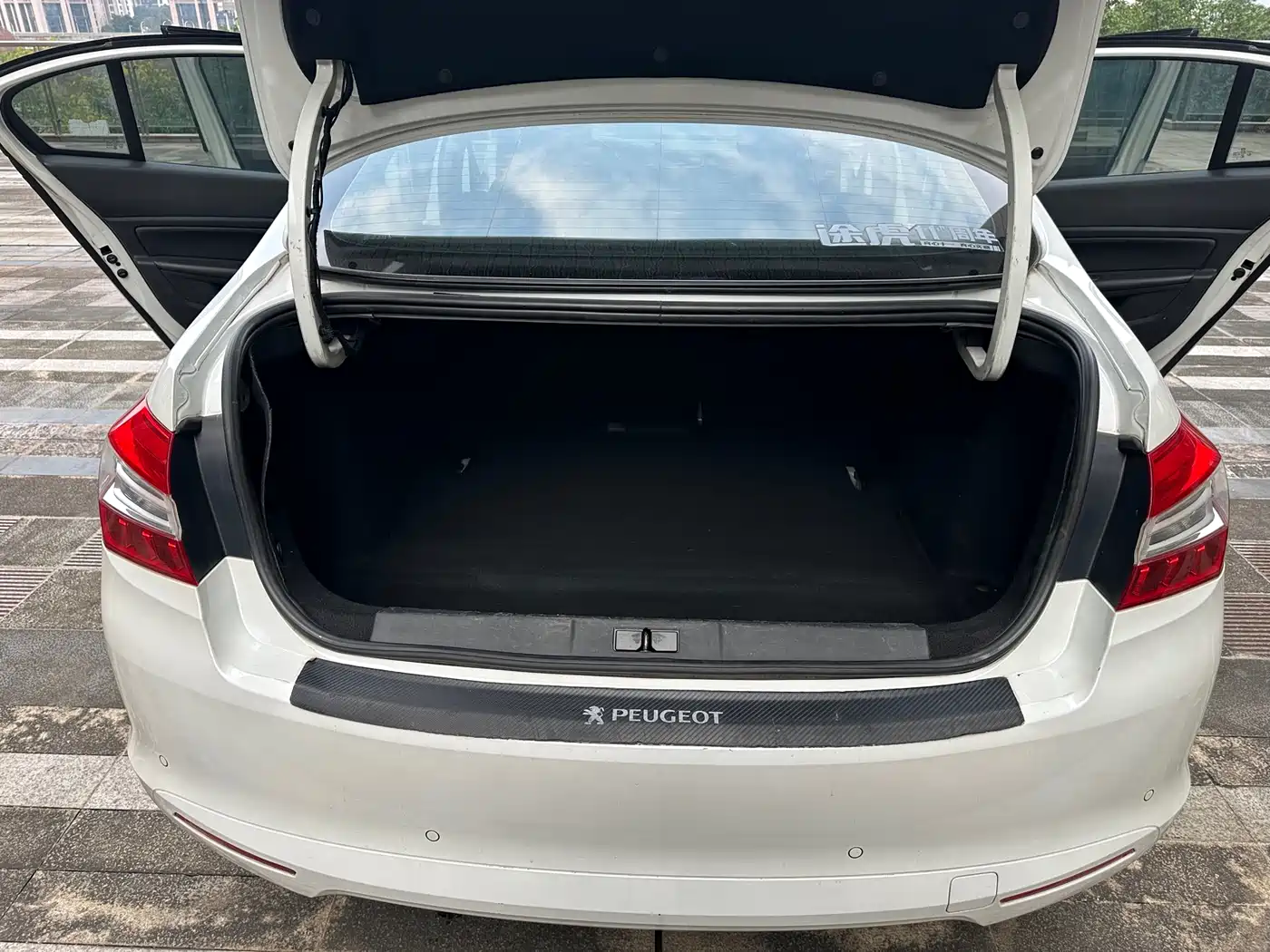 Peugeot 408 2018 Facelift 1.8L Automatic Luxury фото 11