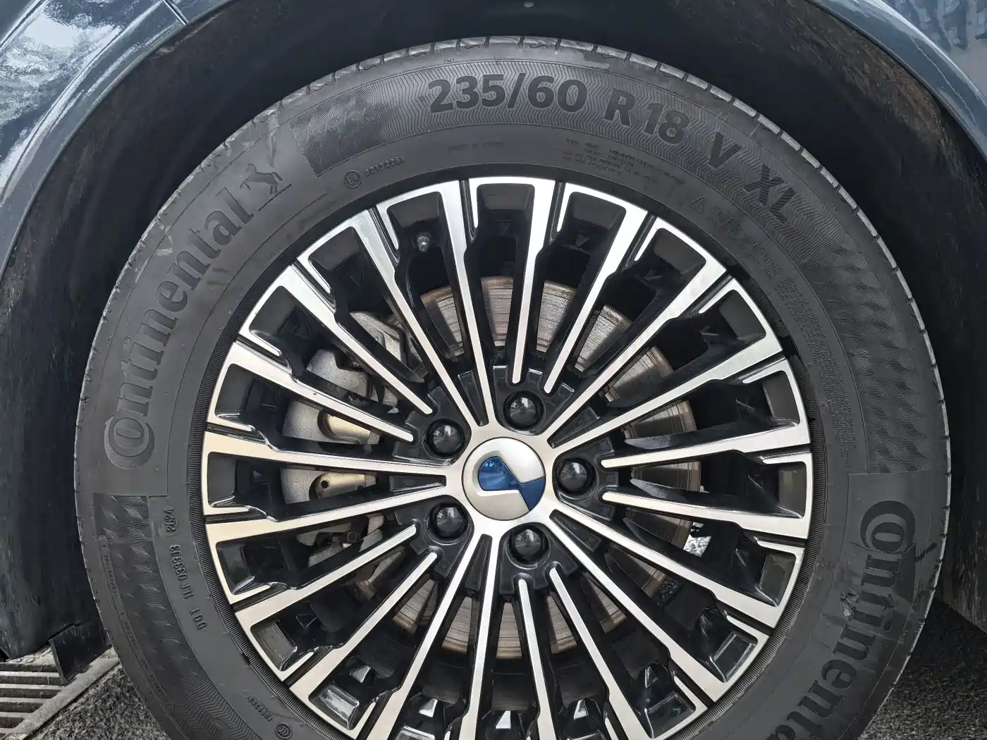 Denza D9 2022 DM-i 970 All-Wheel Drive Honor Edition фото 15