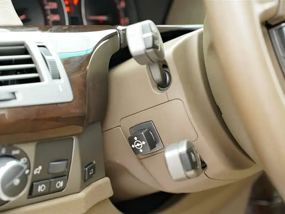 BMW 7 Series 2008 Model 730Li Leading фото 14