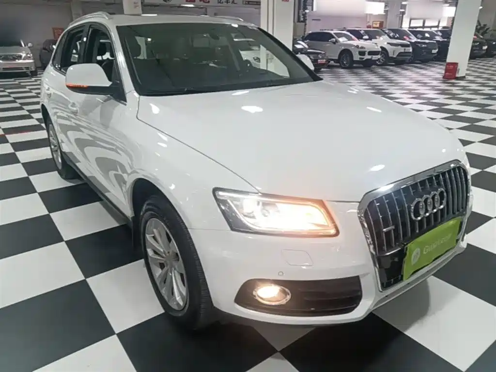 Audi Q5 2015 40 TFSI Technology фото 4
