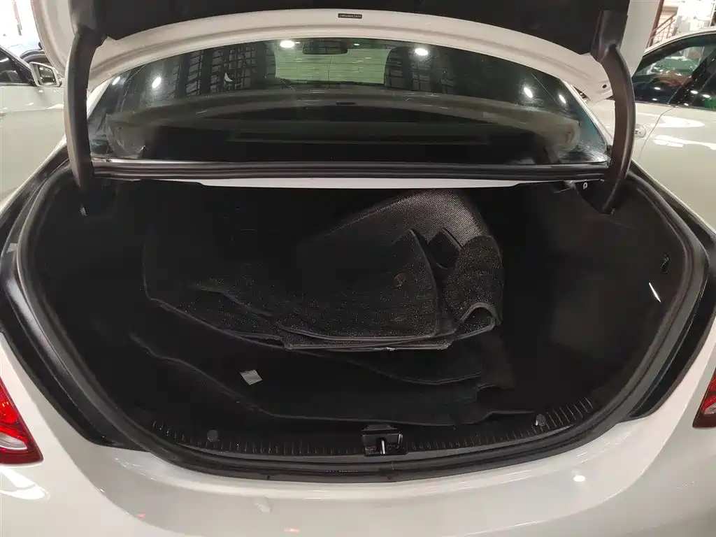 Mercedes-Benz C-Class 2017 C 180 L Sport фото 19