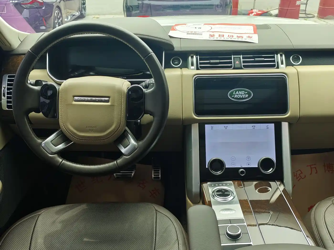Land Rover Range Rover 2022 3.0 L6 360PS Heritage Edition фото 13