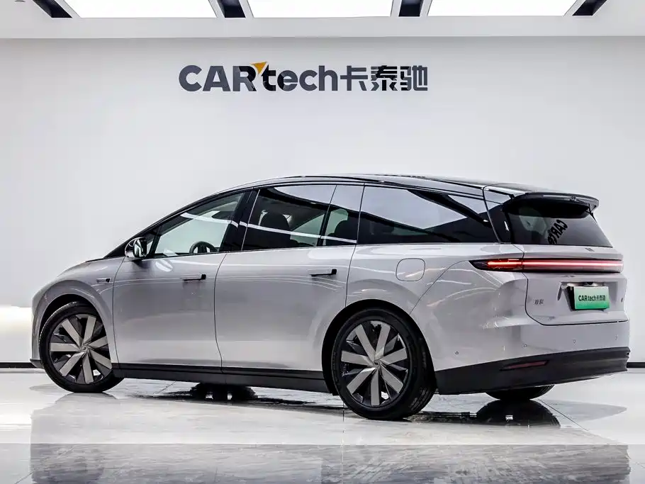 Li Auto Li i8 2025 2025 Standard Edition