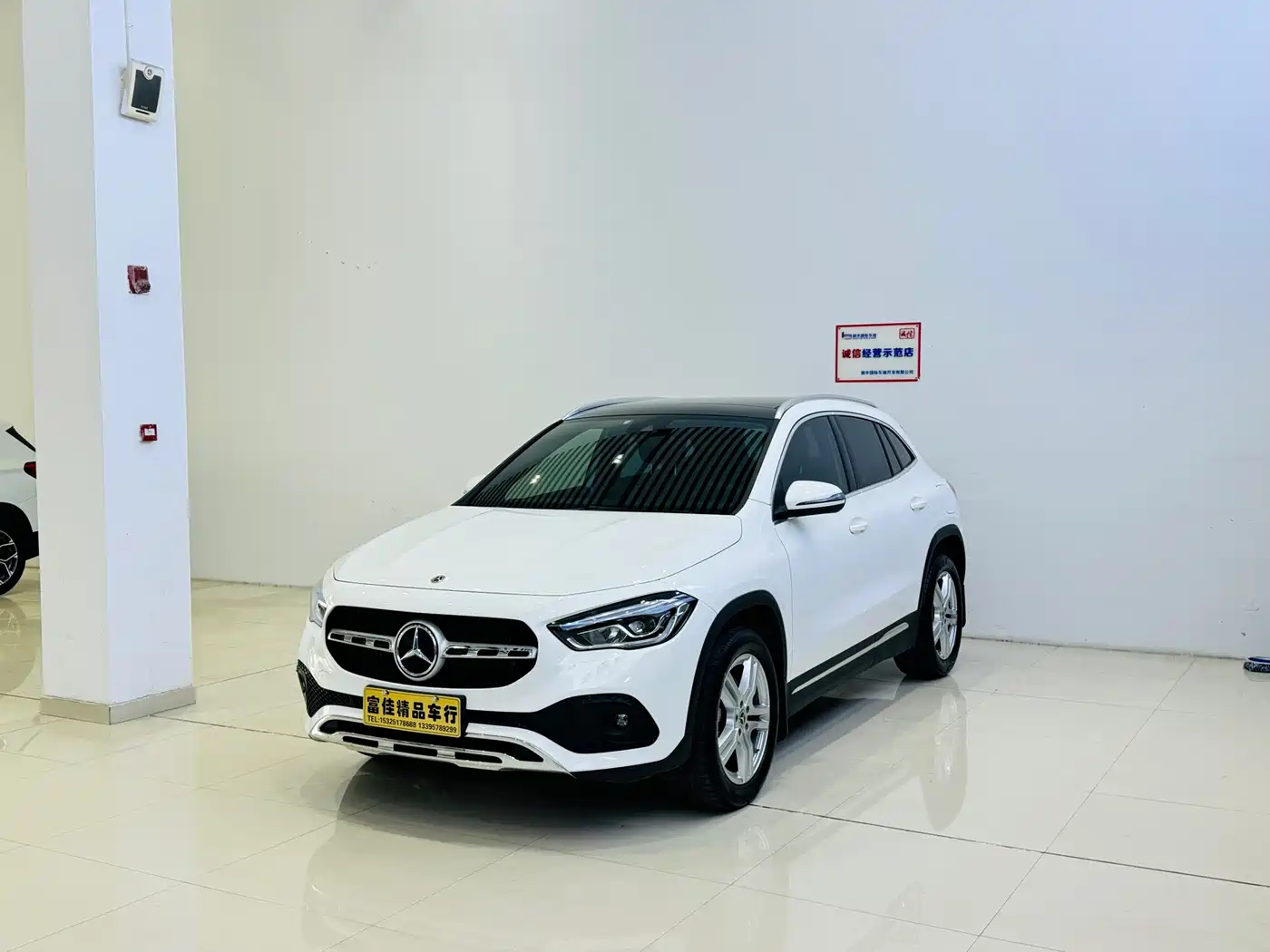 MERCEDES-BENZ GLA