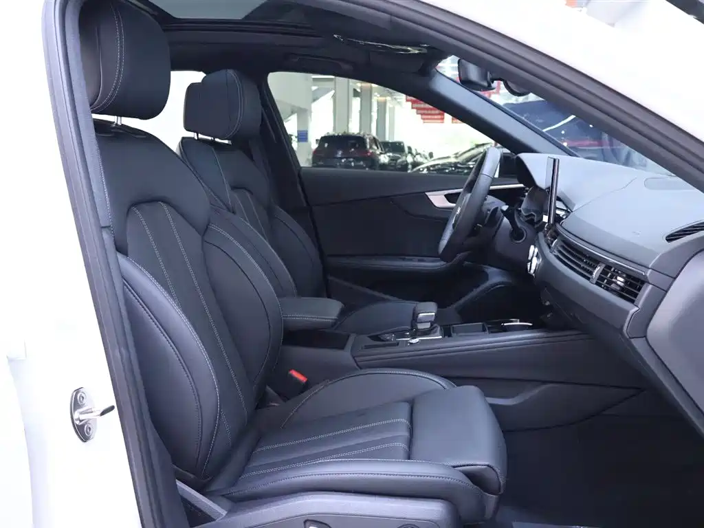 Audi A4L 2024 40 TFSI Luxury Dynamic фото 20