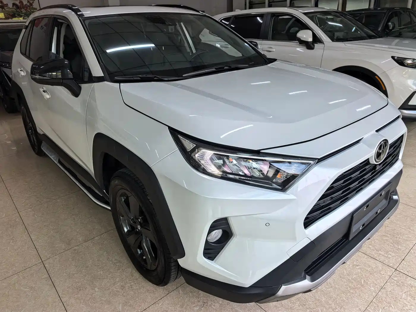 Toyota RAV4 Rongfang 2022 2.0L CVT 4WD Premium Edition фото 3