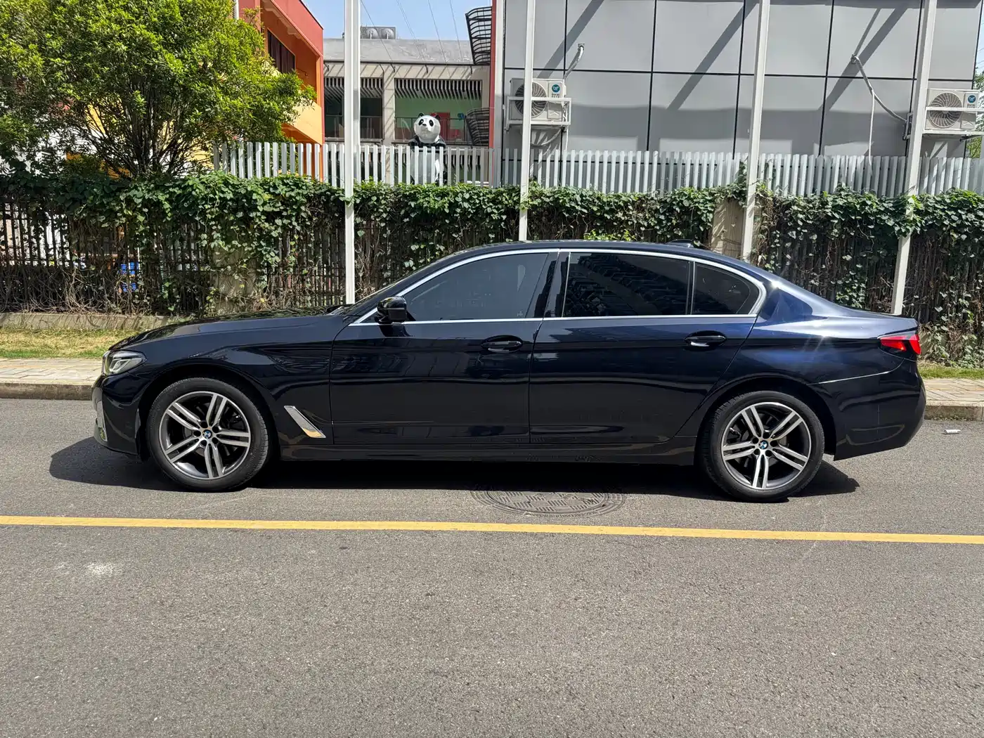 BMW 5 SERIES