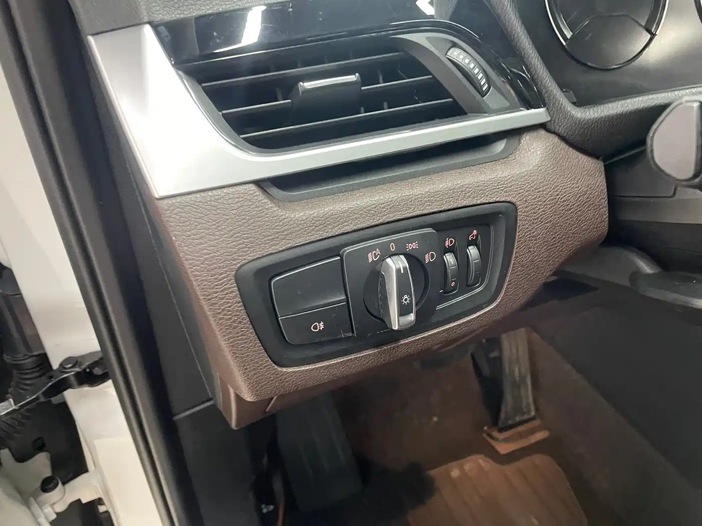 BMW X1 2022 sDrive20Li Fashion фото 16