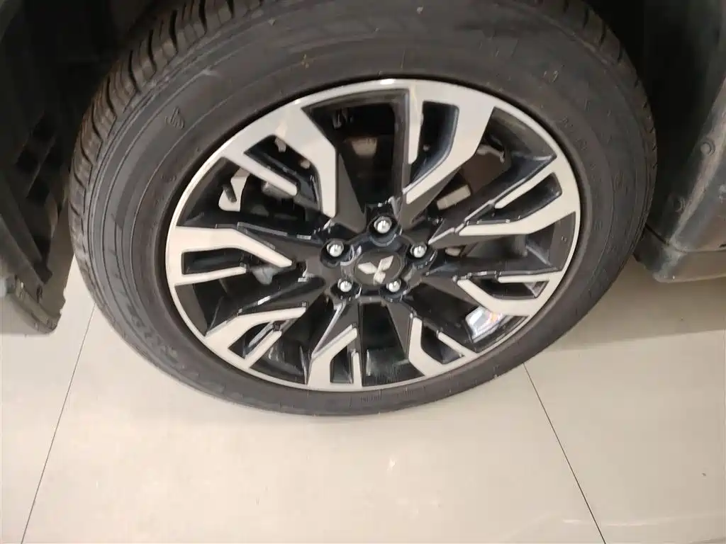 Mitsubishi Outlander 2019 2.0L 2WD Enjoy 5-Seater China VI фото 23