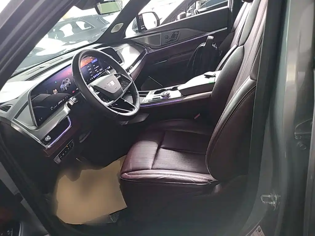 Cadillac XT5 2025 2025 Model 2.0T Platinum