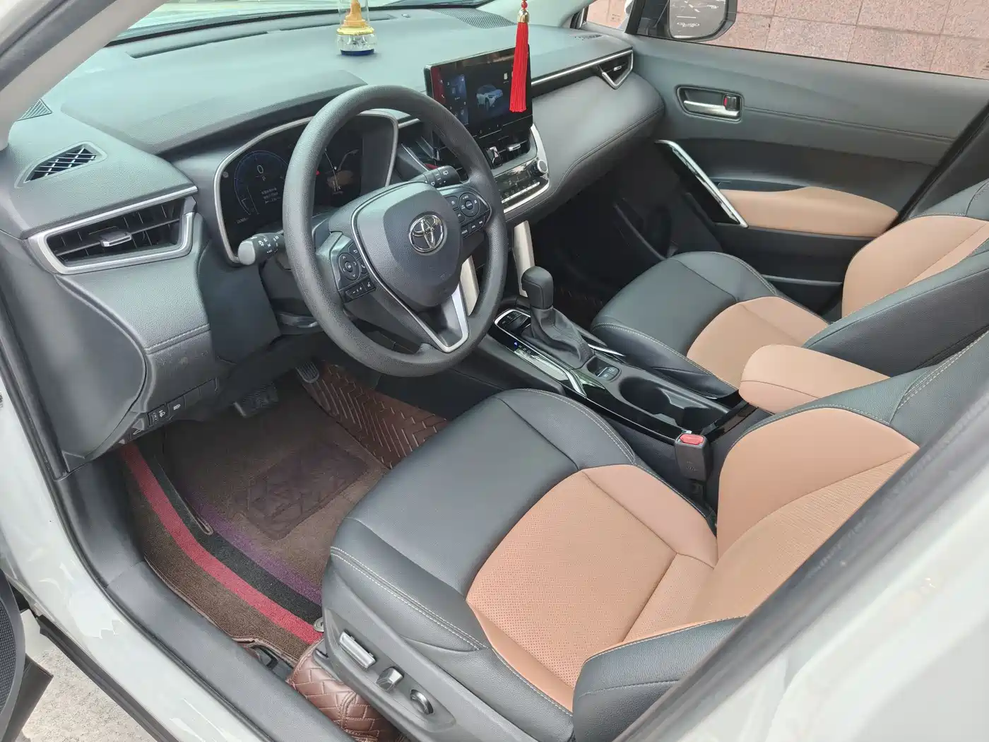 Toyota Frontlander 2023 2.0L CVT Sport Edition фото 7