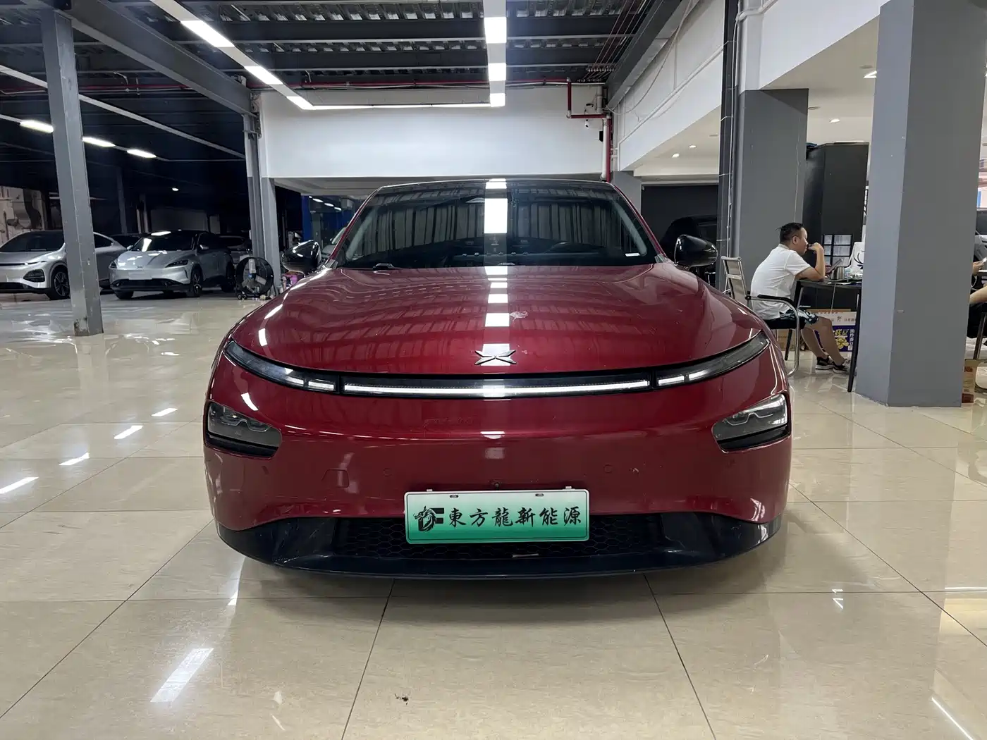 Фото 2 - XPeng P7