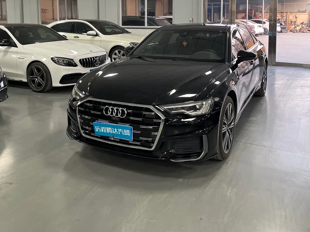 Фото 13 - Audi A6L