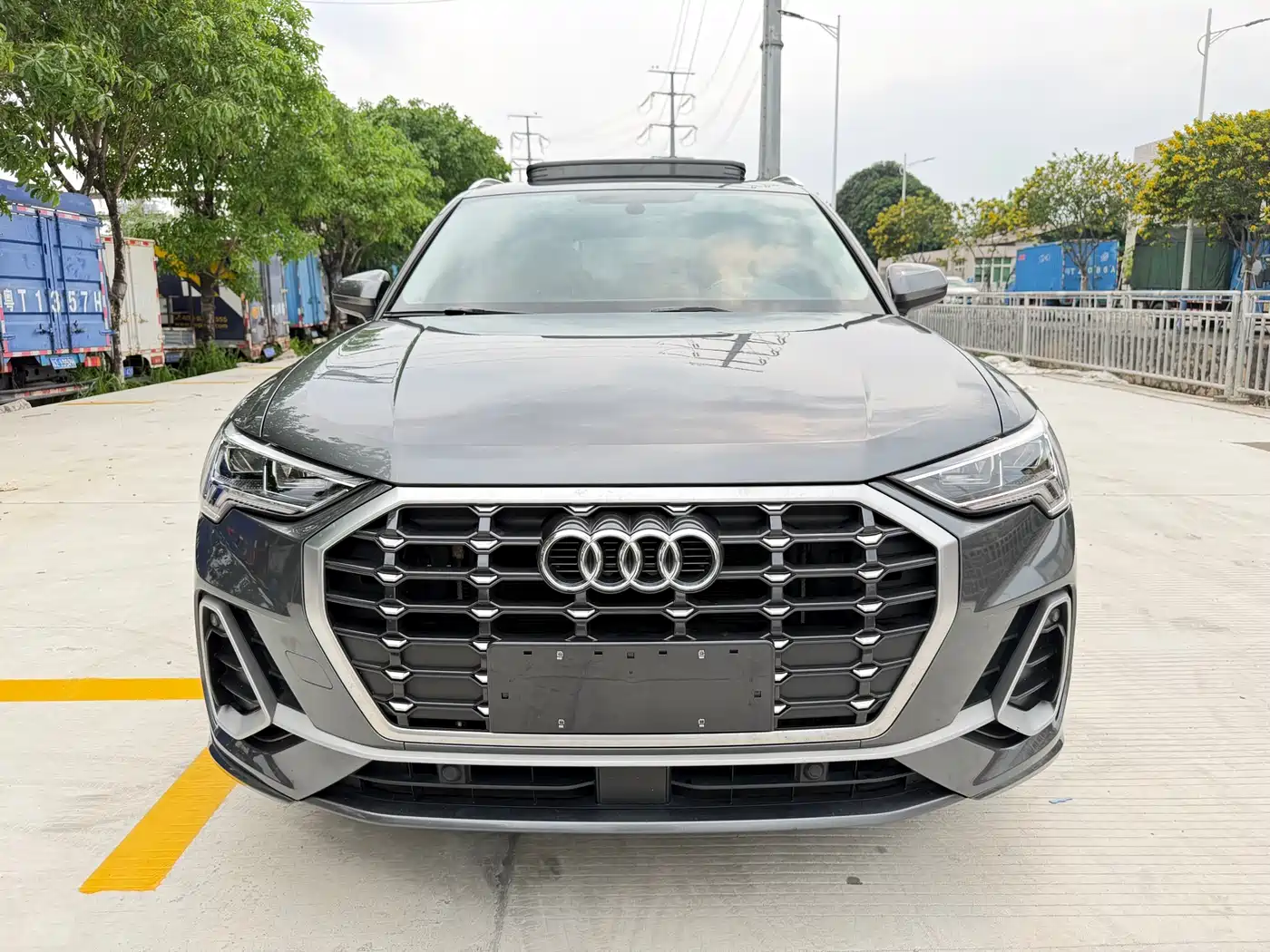 AUDI Q3