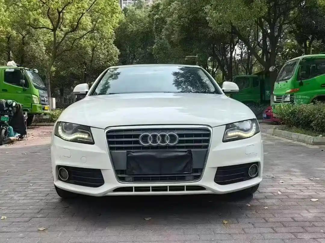 Audi A4L 2012 2.0 TFSI Auto Comfort фото 2