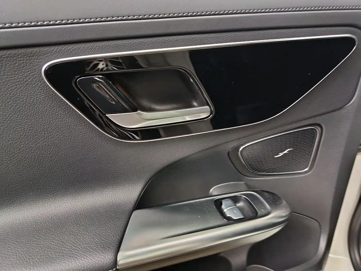 Mercedes-Benz C-Class 2024 C 260 L Sport фото 15
