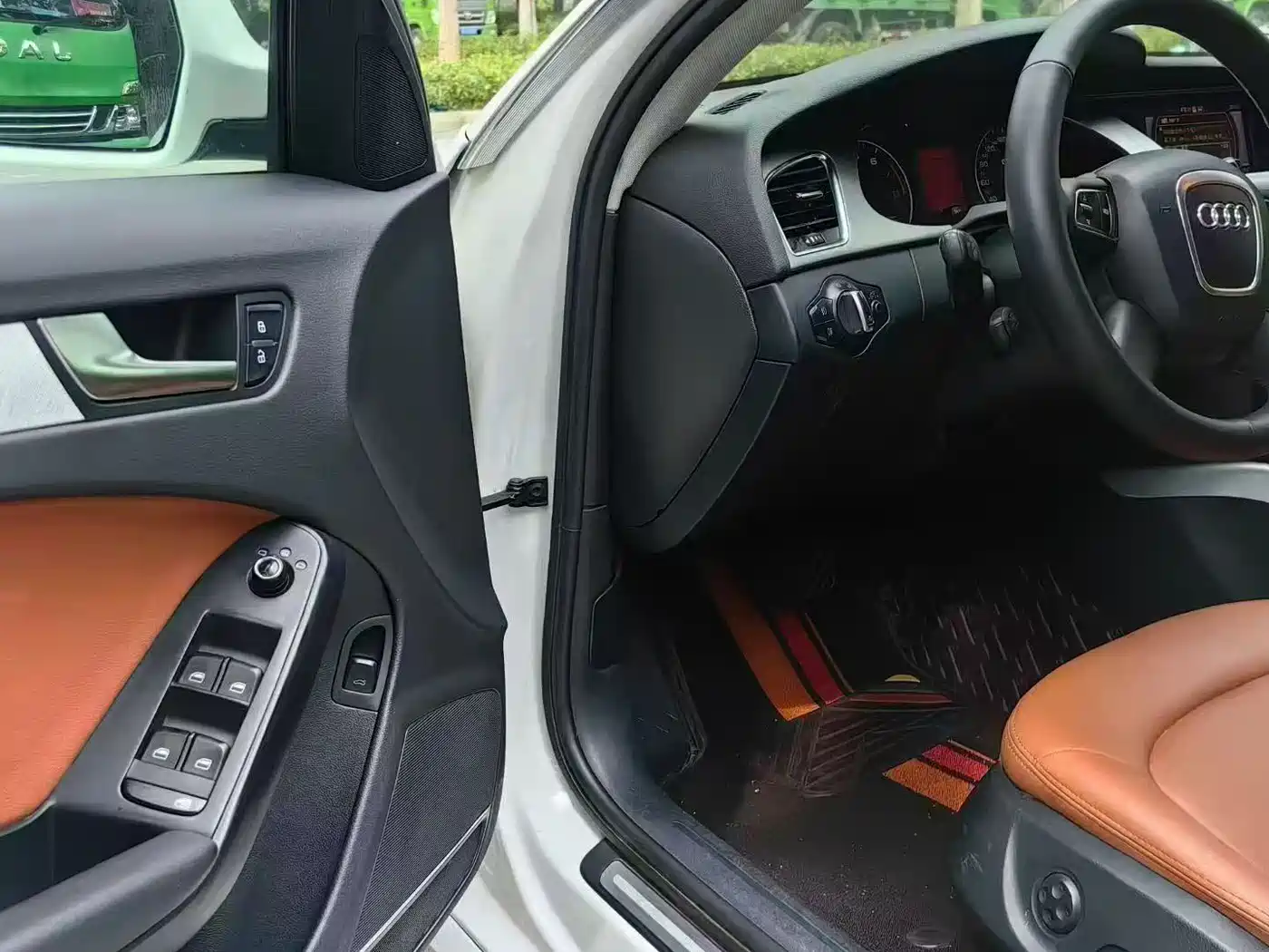 Audi A4L 2012 2.0 TFSI Auto Comfort фото 4