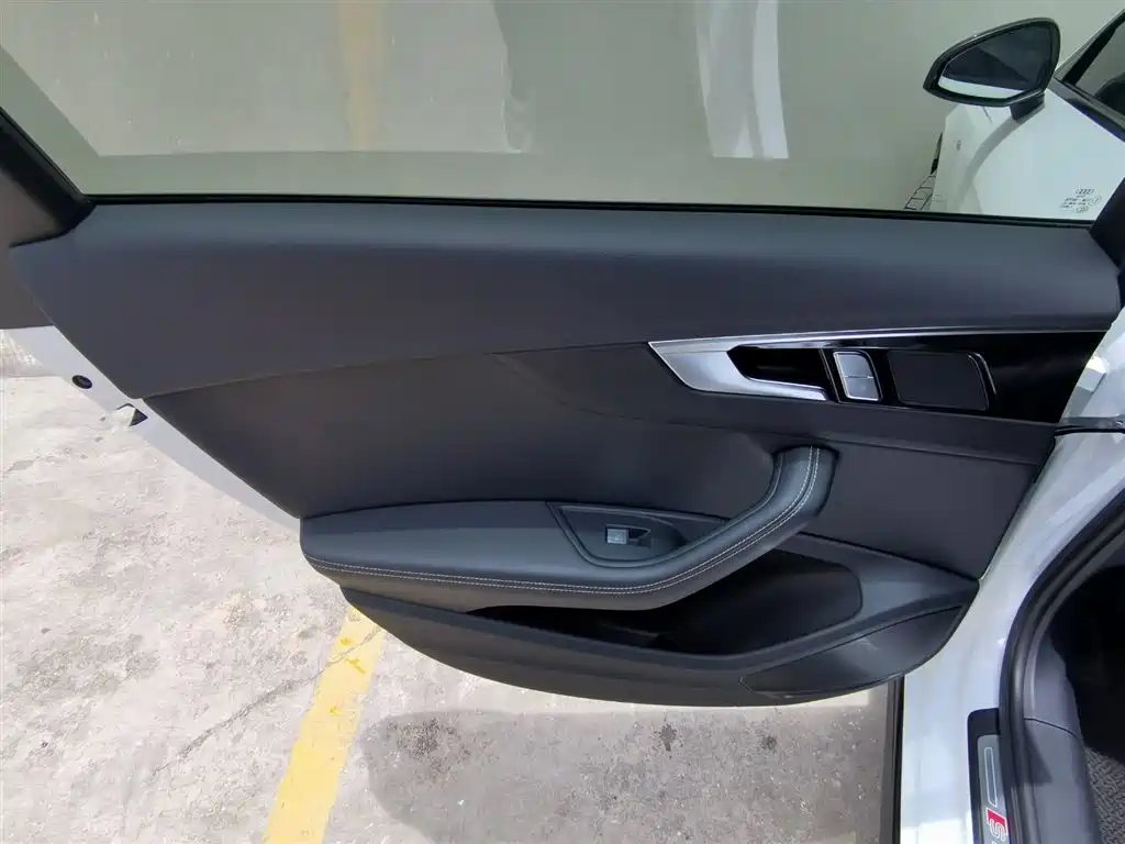 Audi A4L 2024 40 TFSI Luxury Dynamic фото 23
