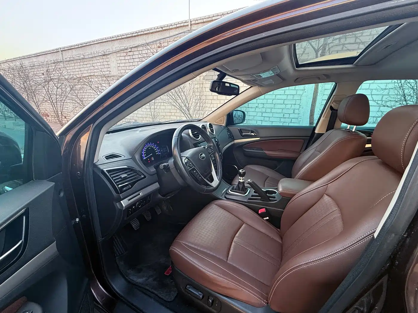 BYD S7 2016 1.5T Manual Premium Model фото 7
