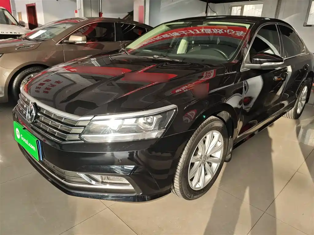 Volkswagen Passat 2017 330TSI DSG Prestige фото 2