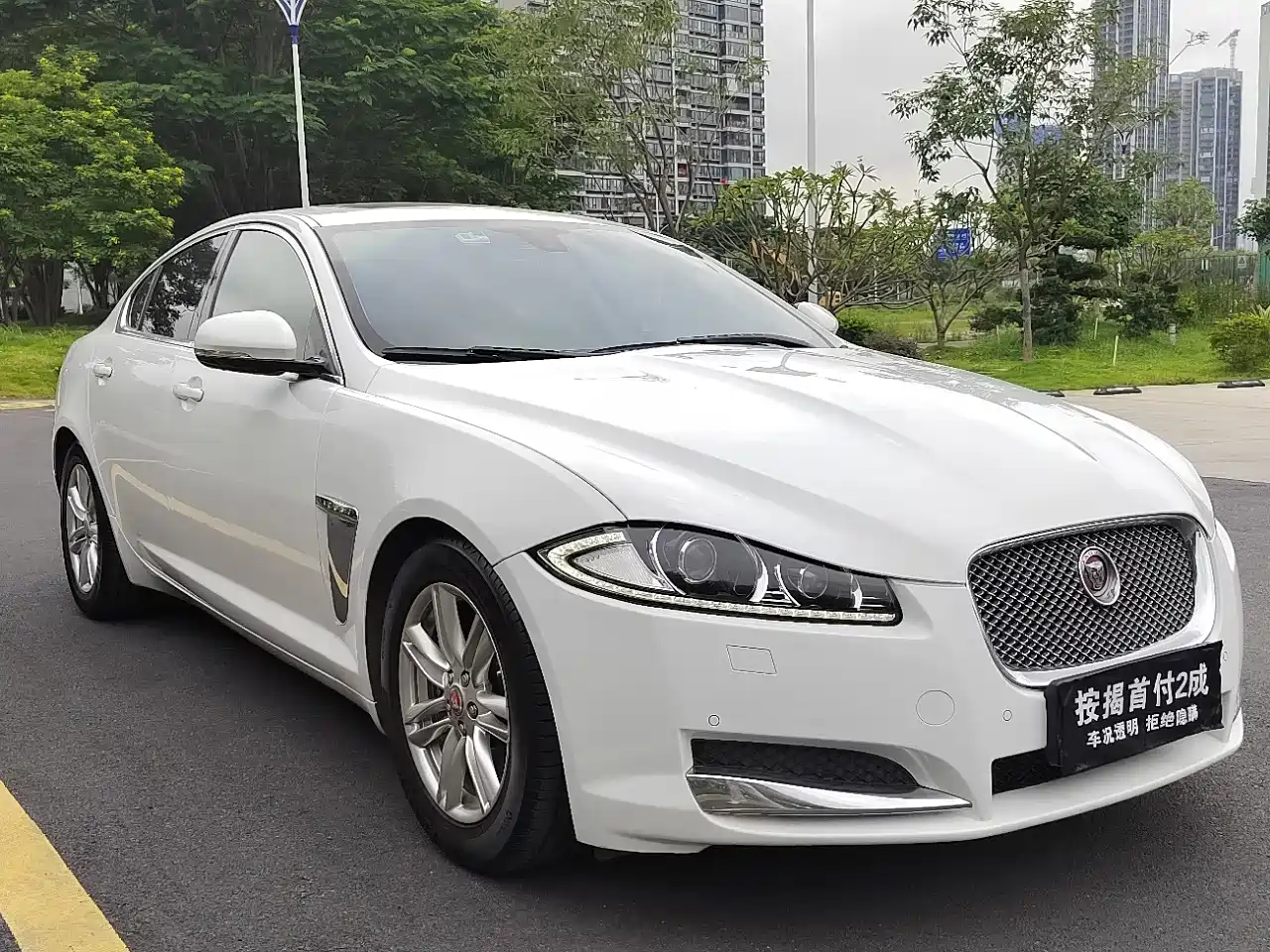 Jaguar XF 2015 2015 XF 2.0T Style Edition