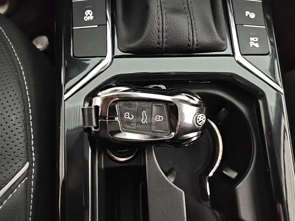 Volkswagen Passat 2023 Facelift 330TSI Starlight Luxury Edition фото 9