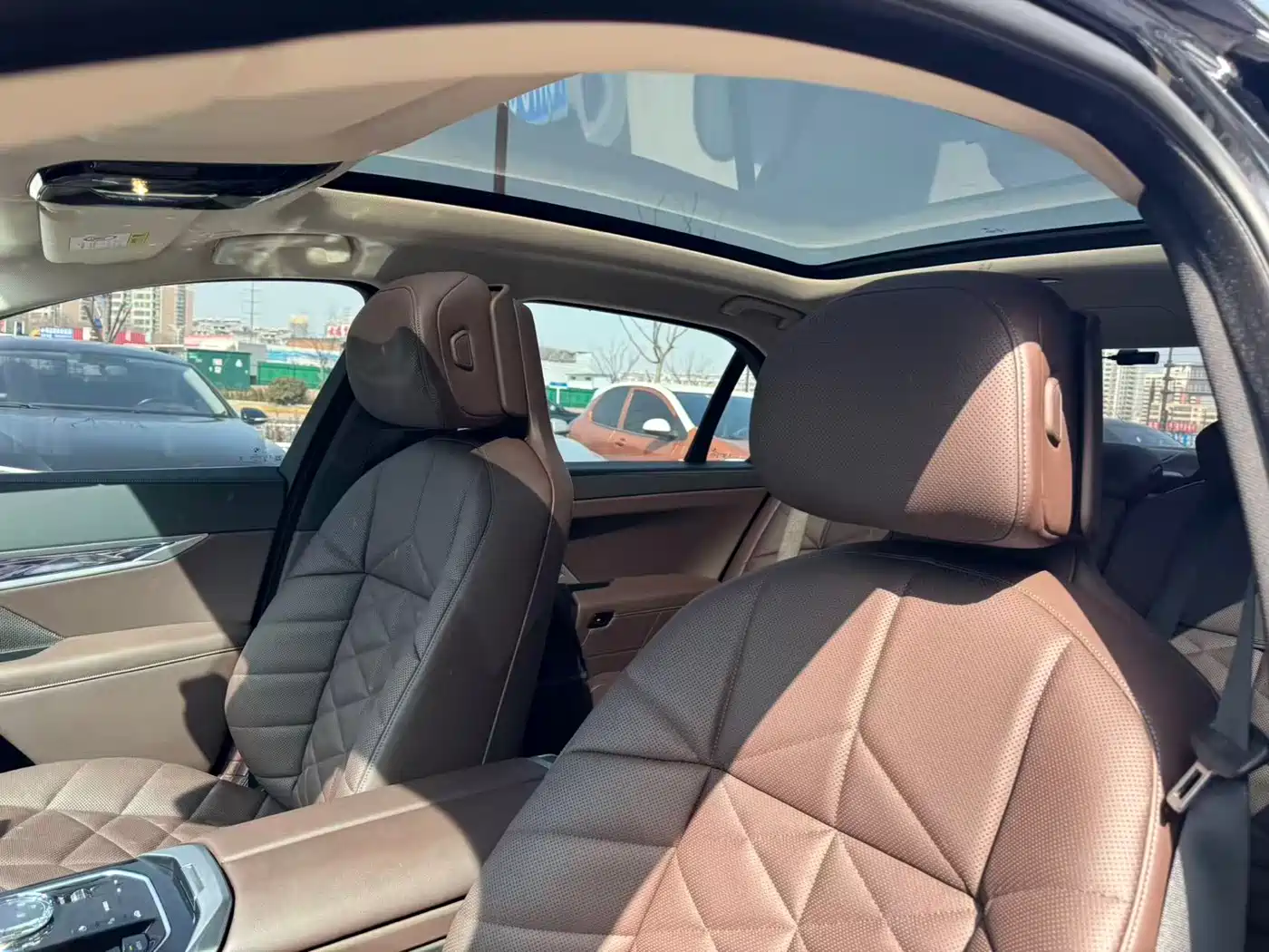 BMW 7 Series 2023 Model 735Li M Sport Package фото 11