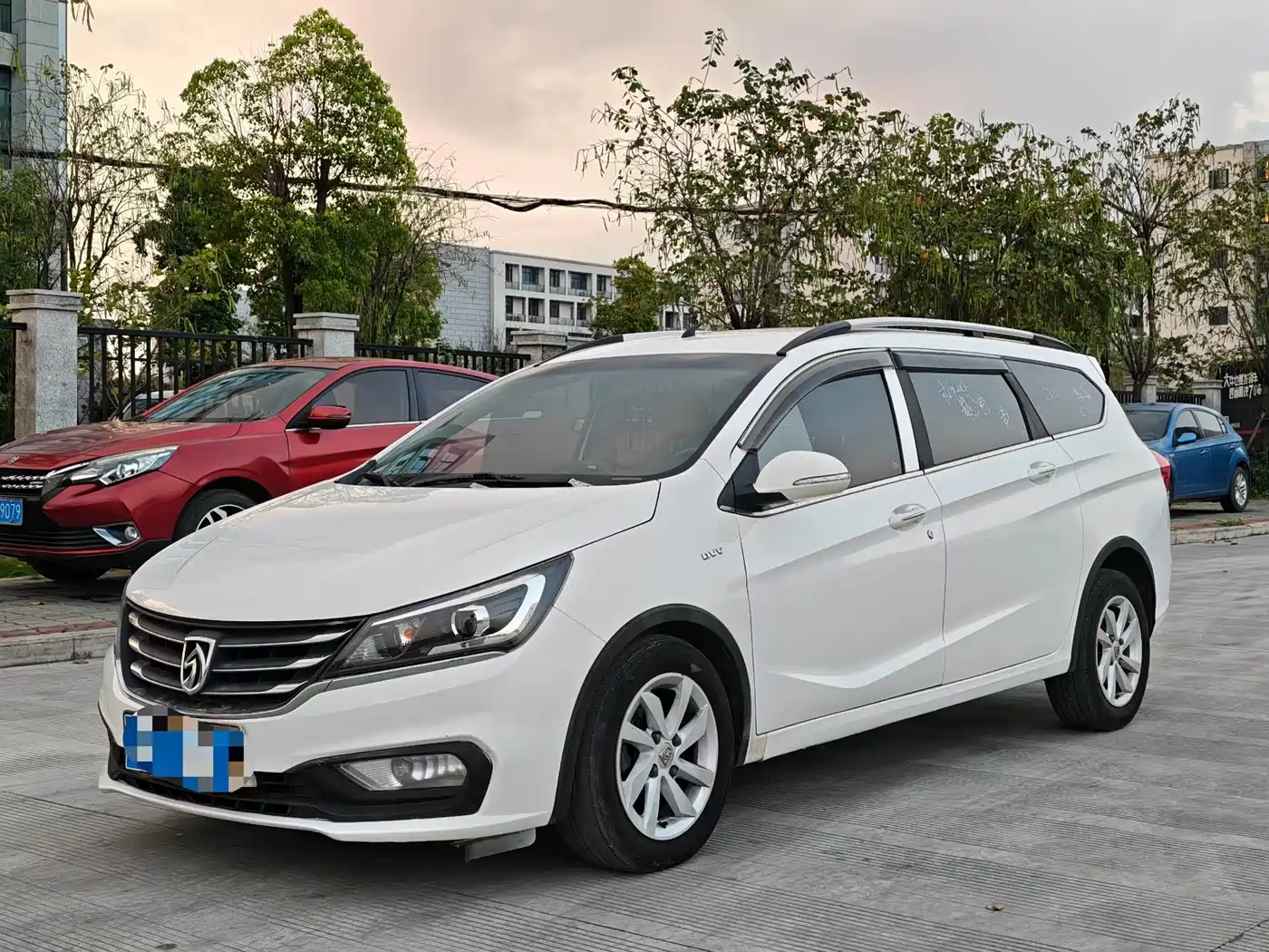 Baojun Baojun 310W 2017 1.5L Manual Fashion Edition (China V)