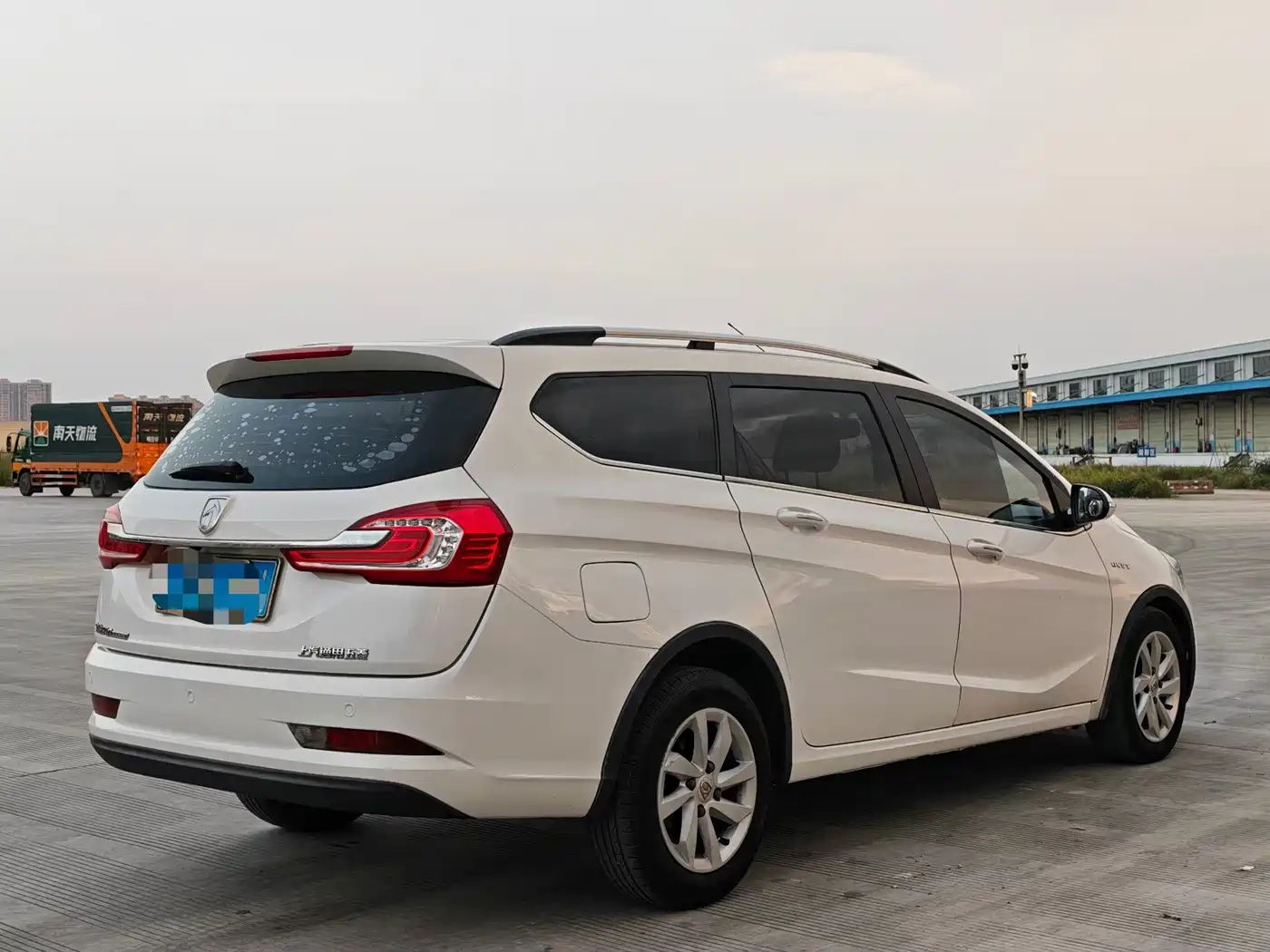 Baojun 310W 2019 2017 1.5L Manual Fashion Edition (China V)