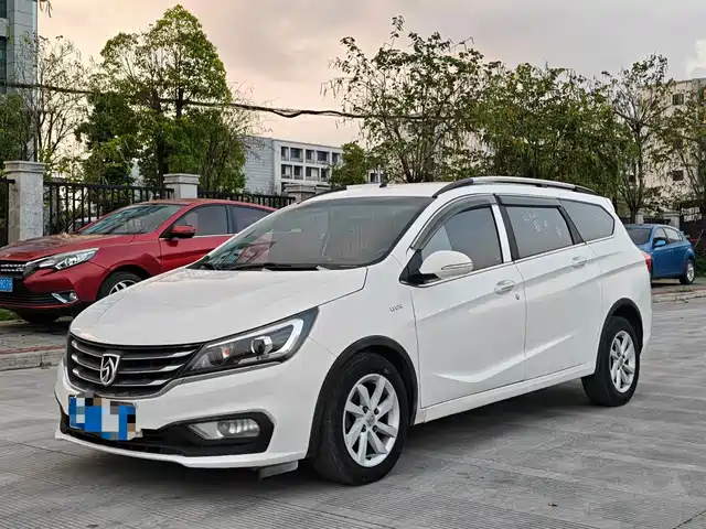  Baojun Baojun 310W 2017 1.5L Manual Fashion Edition (China V)