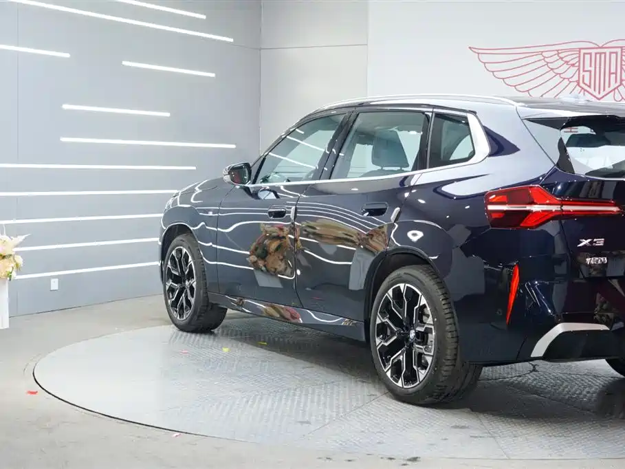 BMW X3 2025 xDrive30L Leading Model M Sport Black Package фото 3