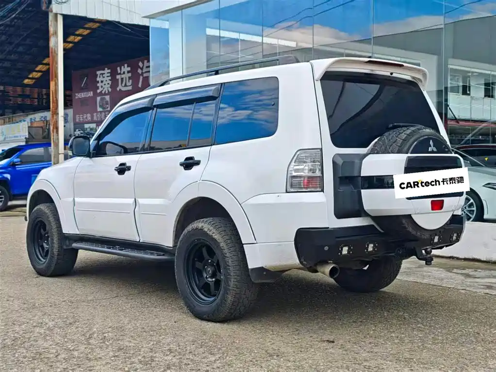 Mitsubishi Pajero (Import) 2012 3.0L Elite Plus Edition фото 10