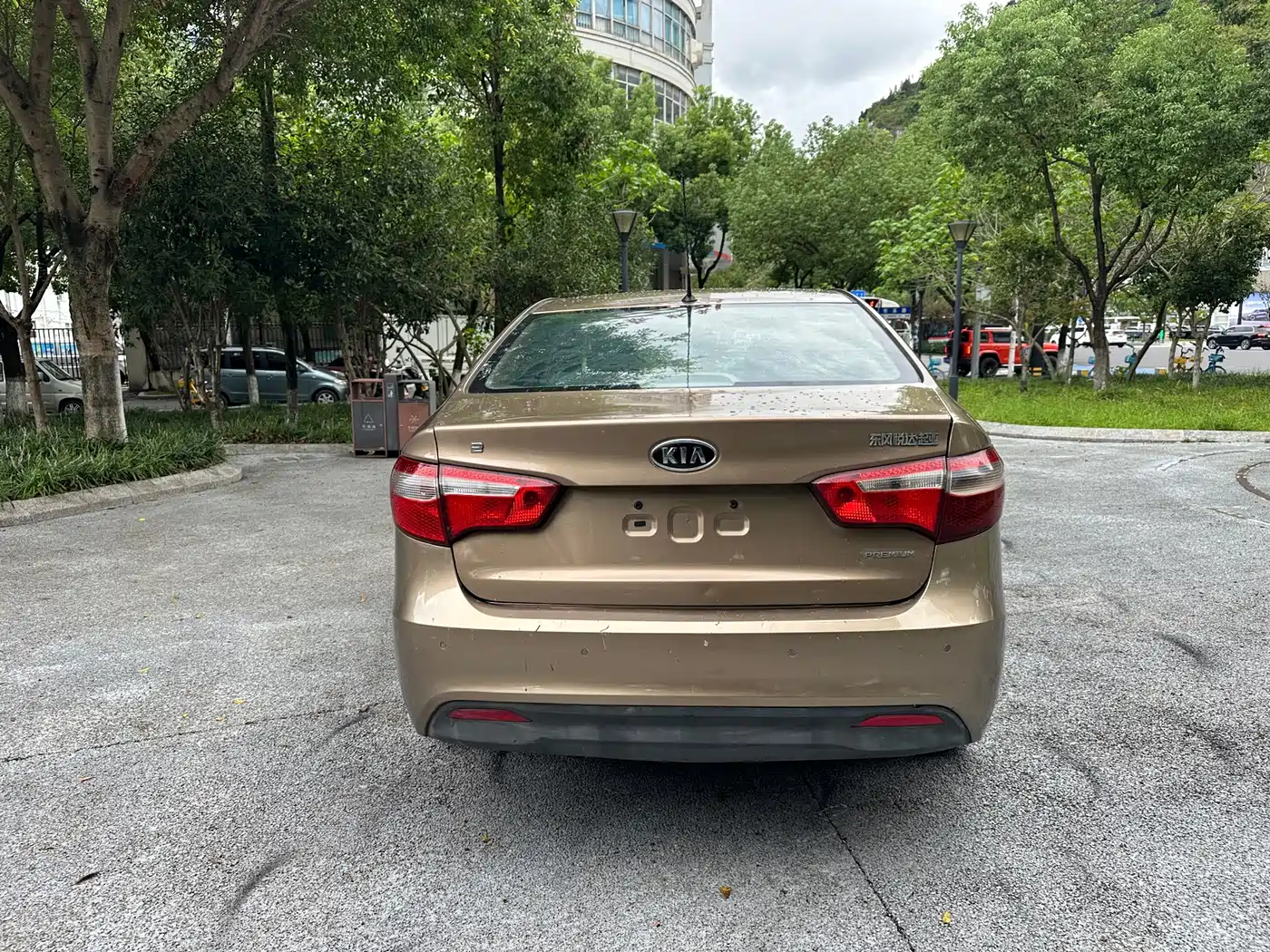 Kia K2 2012 2012 Sedan 1.6L AT Premium ECO Commemorative Edition