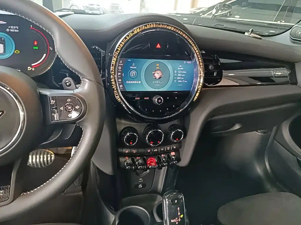 MINI JCW 2023 2023 2.0T JOHN COOPER WORKS Pat Moss Tribute Edition