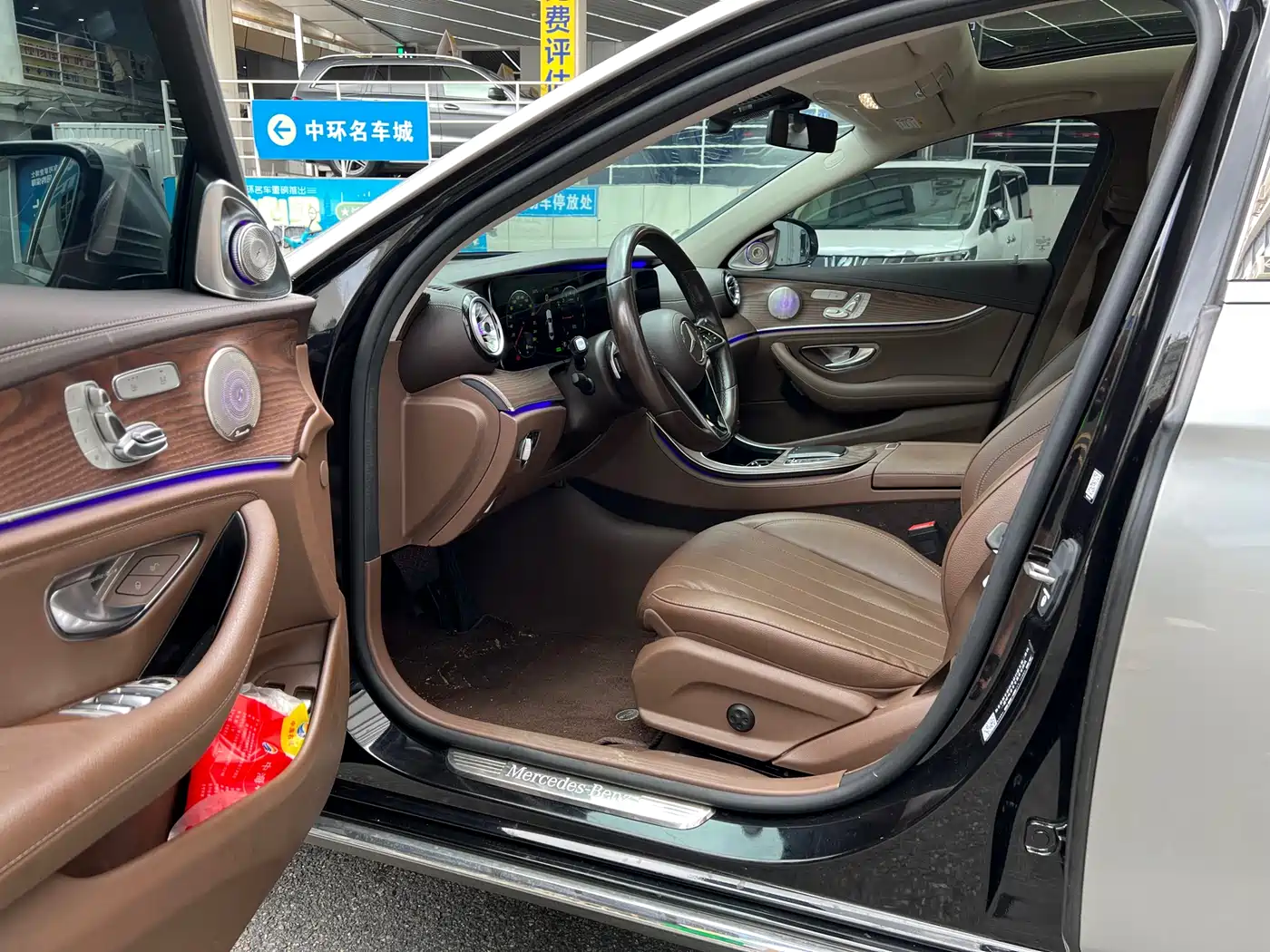 Mercedes-Benz E-Class New Energy 2021 E 350 e L Plug-in Hybrid Sports Sedan фото 12