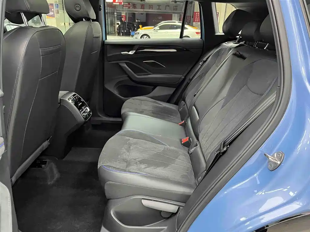 Volkswagen Tiguan L 2024 PRO 380TSI 4WD R-Line Premium Edition фото 15