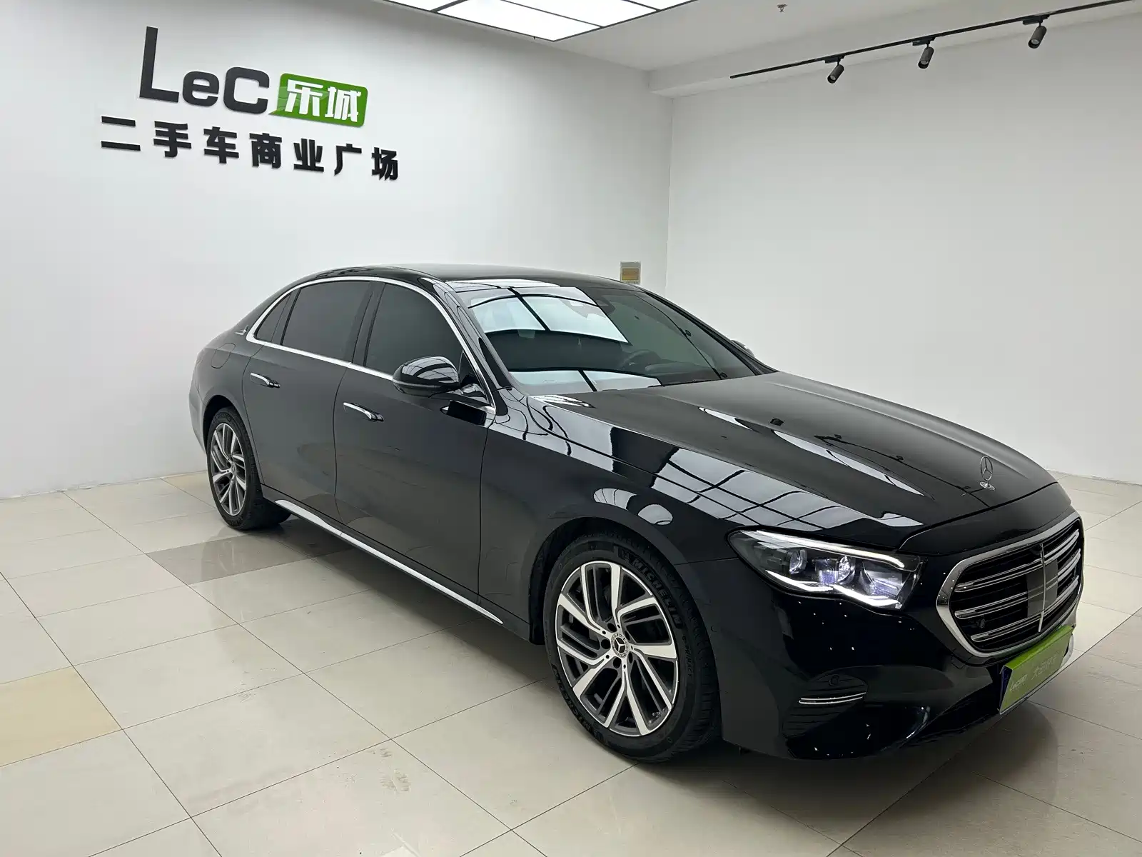 Photo 3 - Mercedes-Benz E-Class