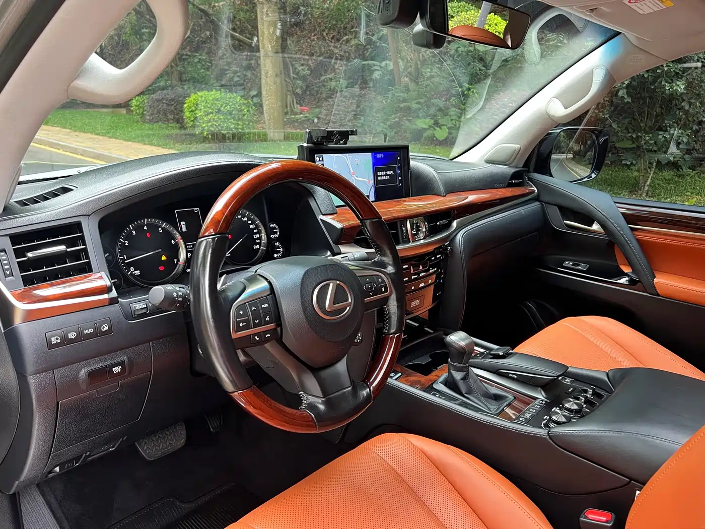 Lexus LX 2017 570 Dynamic Luxury фото 6